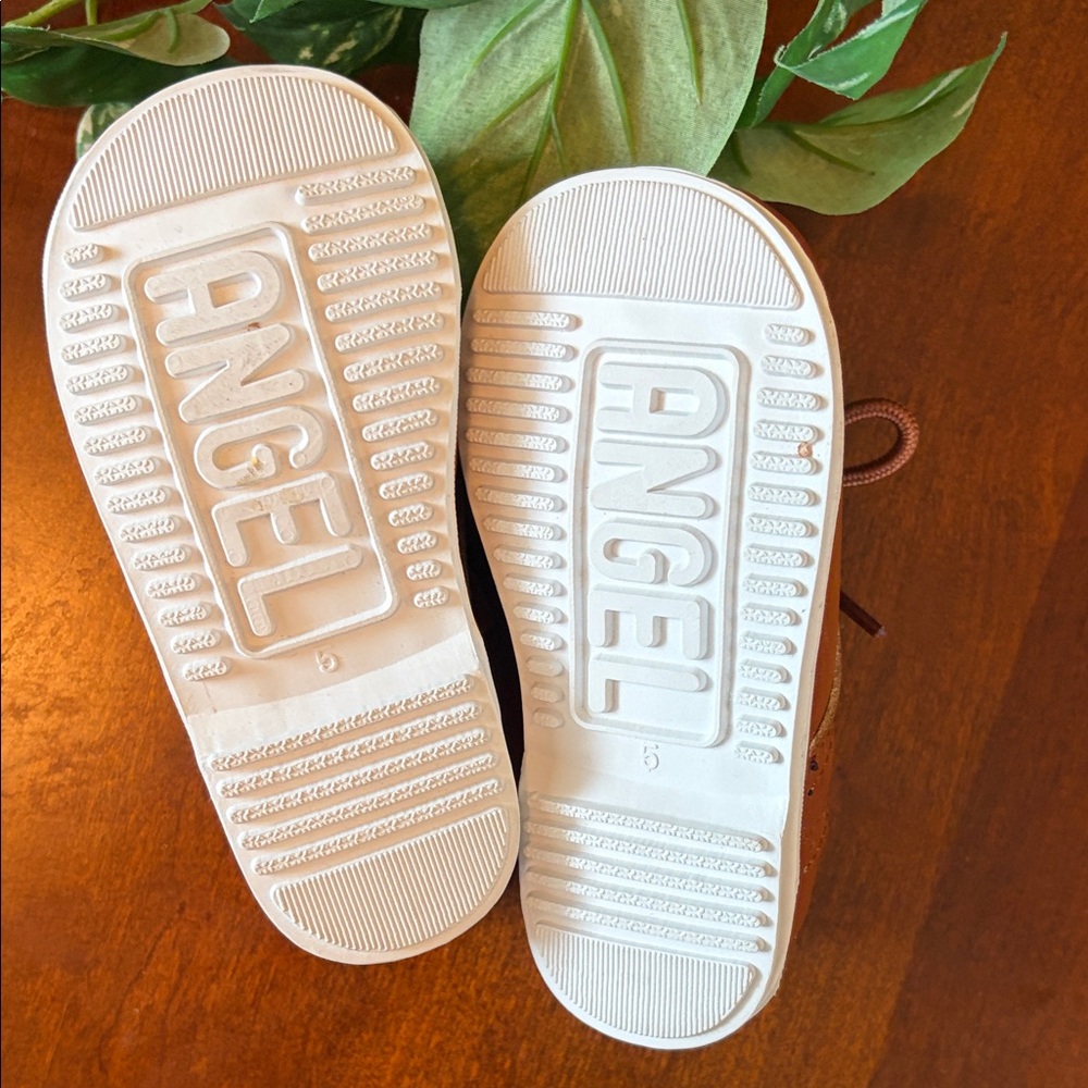 Angel Brown Kids Lace-Up Oxford shoes. - Picture 4 of 5